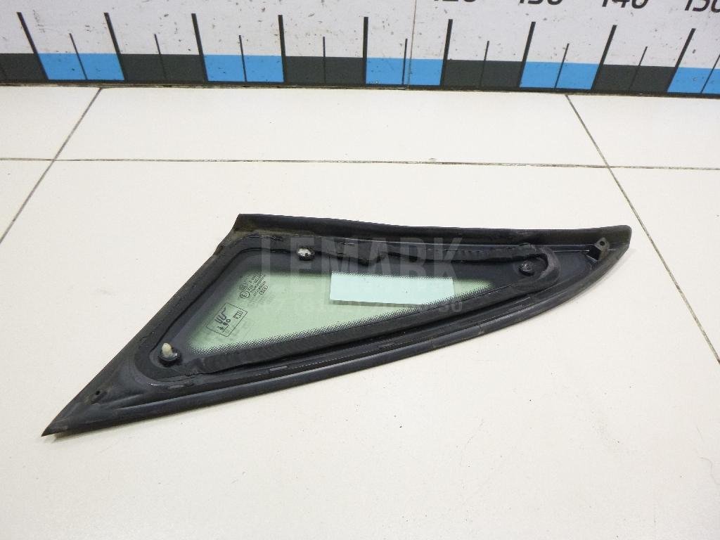 Стекло кузовное глухое правое