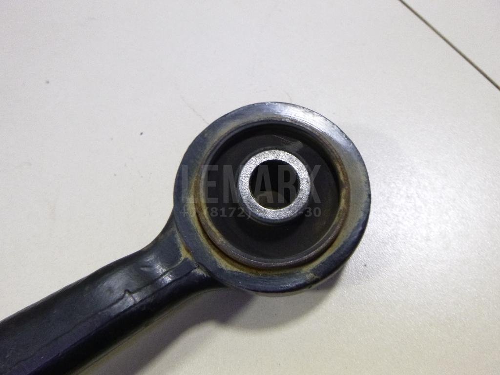 Рычаг передний правый